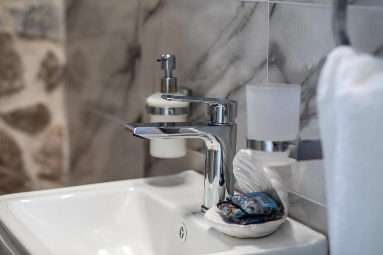 Adrian'S Luxury Apartments 1 Drepano  Ngoại thất bức ảnh